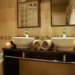 Rollan De By Hotel