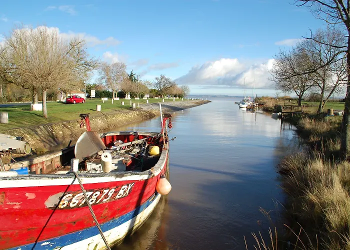 Rollan De By Отель