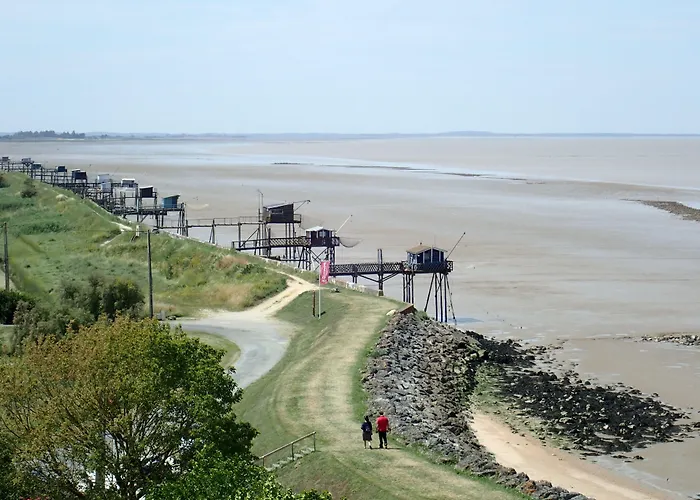 Отель Rollan De By 3*