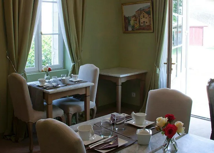 Rollan De By Hotell 3*